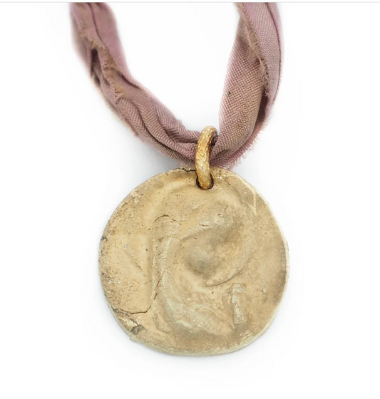 COLLAR VIRGEN NIÑA SANDRA BELLEW
