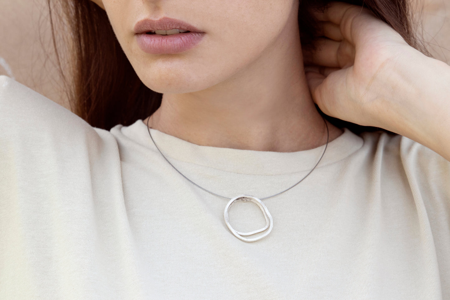 COLLAR CURVES PLATA