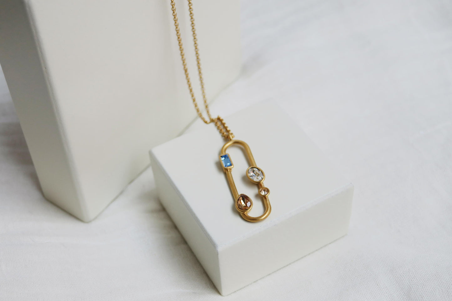 COLLAR MEDES 01