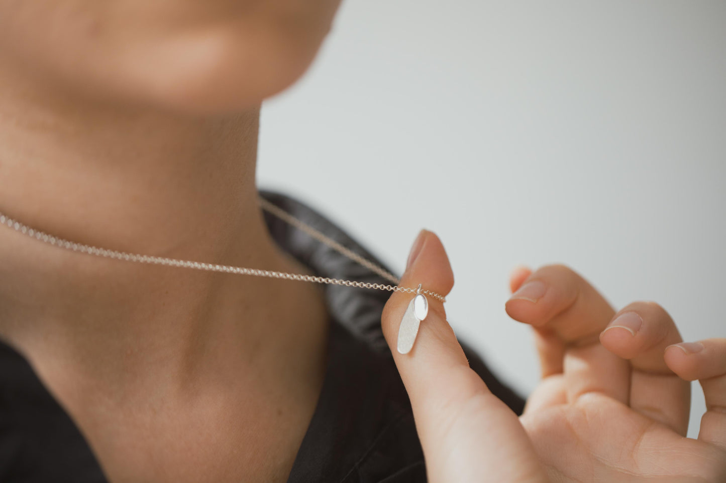 COLLAR LILIA PLATA 01