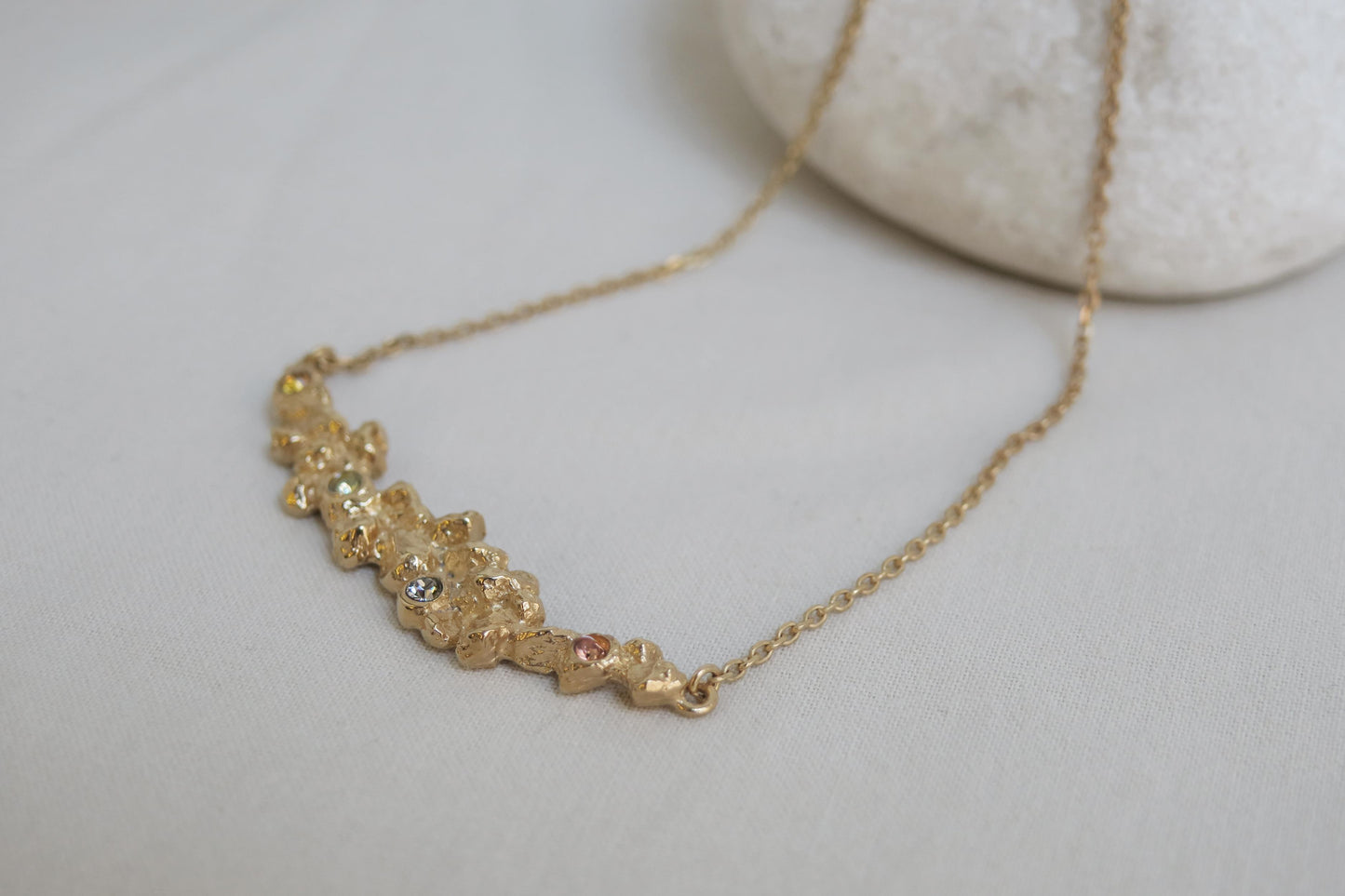 COLLAR ARENA ORO 03
