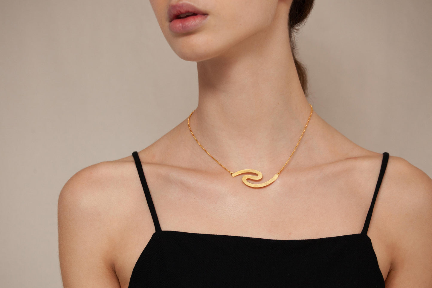 COLLAR ALEXANDER ORO 01