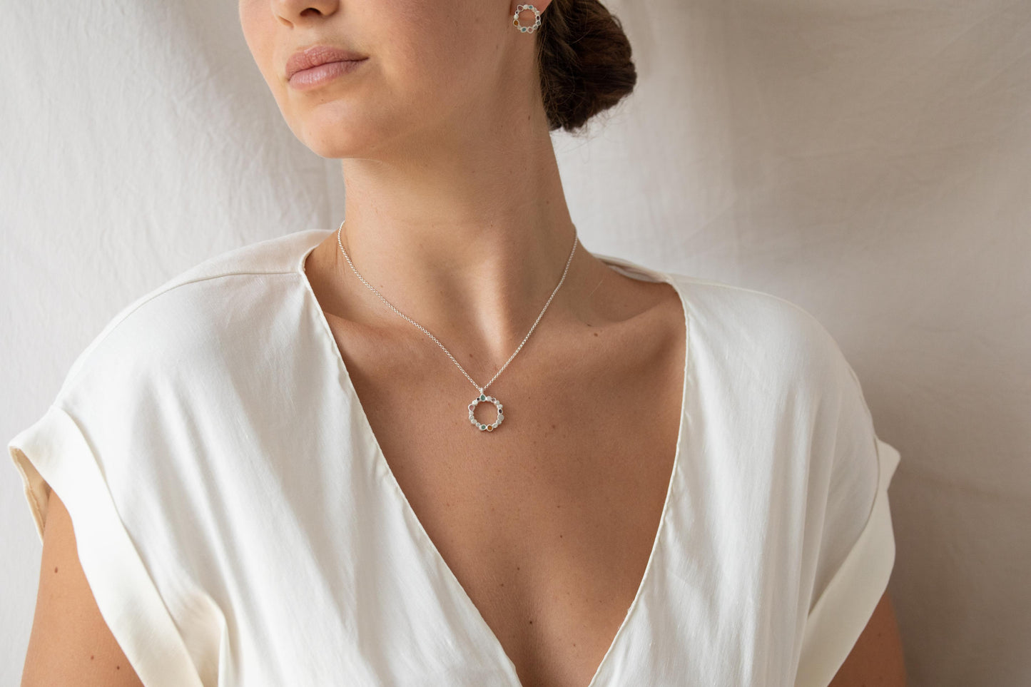 COLLAR AURA PLATA 01